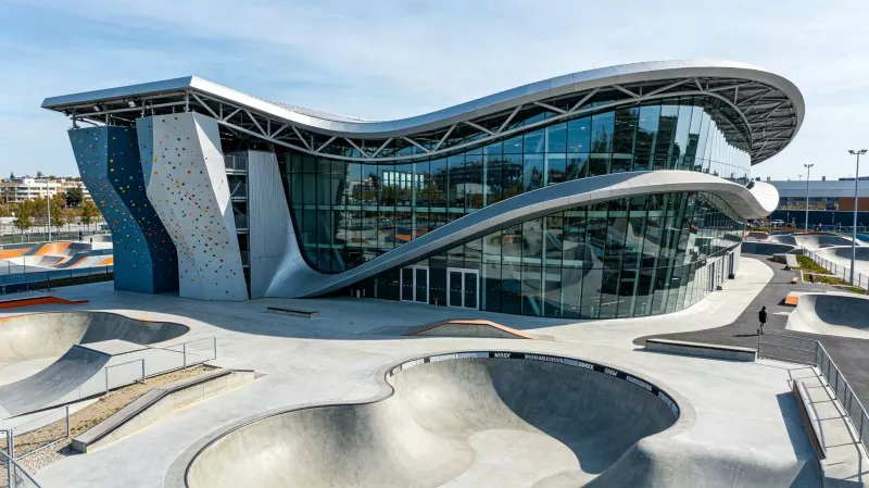 Stålstruktur omfattande extremsportcenter